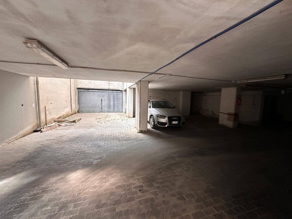 Parkeringsplads i Caserta, Caserta - foto 2