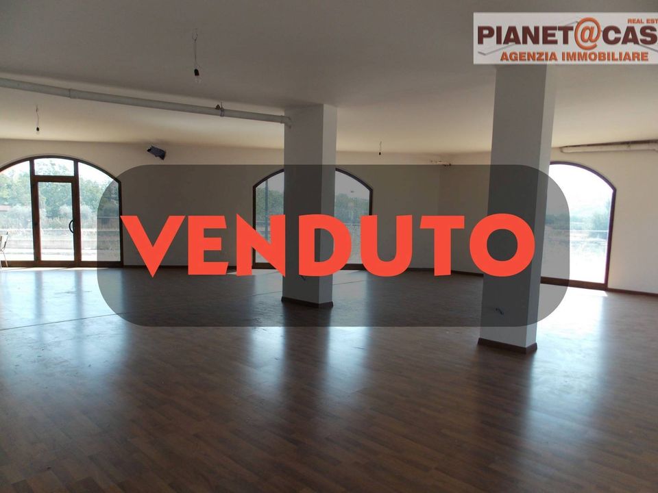 L'establiment comercial a Monsampolo del Tronto, Ascoli Piceno - foto 1