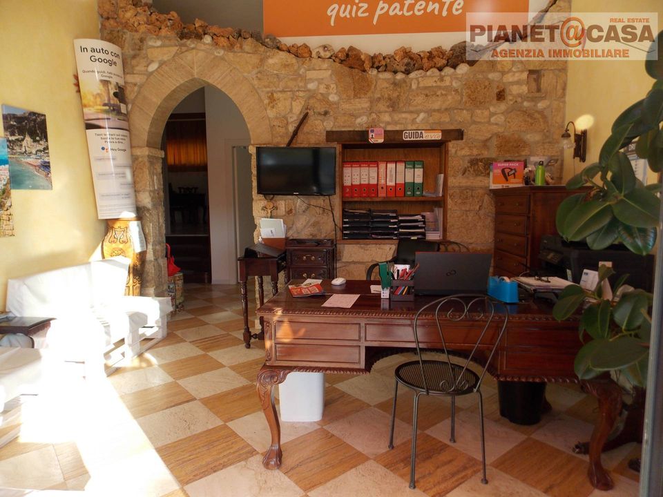 Erhvervsejendom i Castel Di Lama, Ascoli Piceno - foto 1