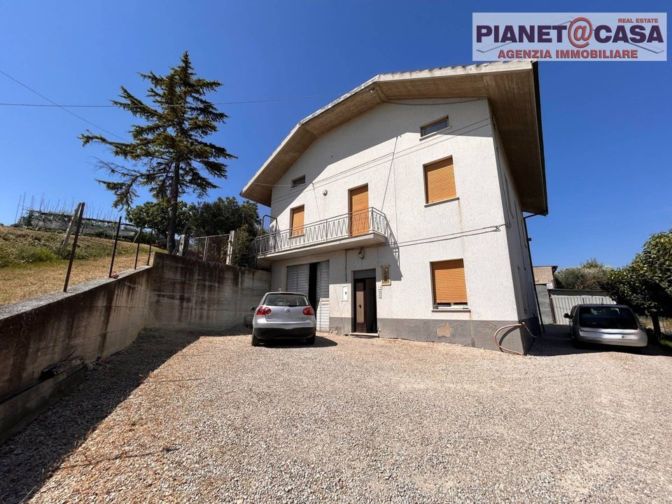 Villa em Castel Di Lama, Ascoli Piceno - foto 1