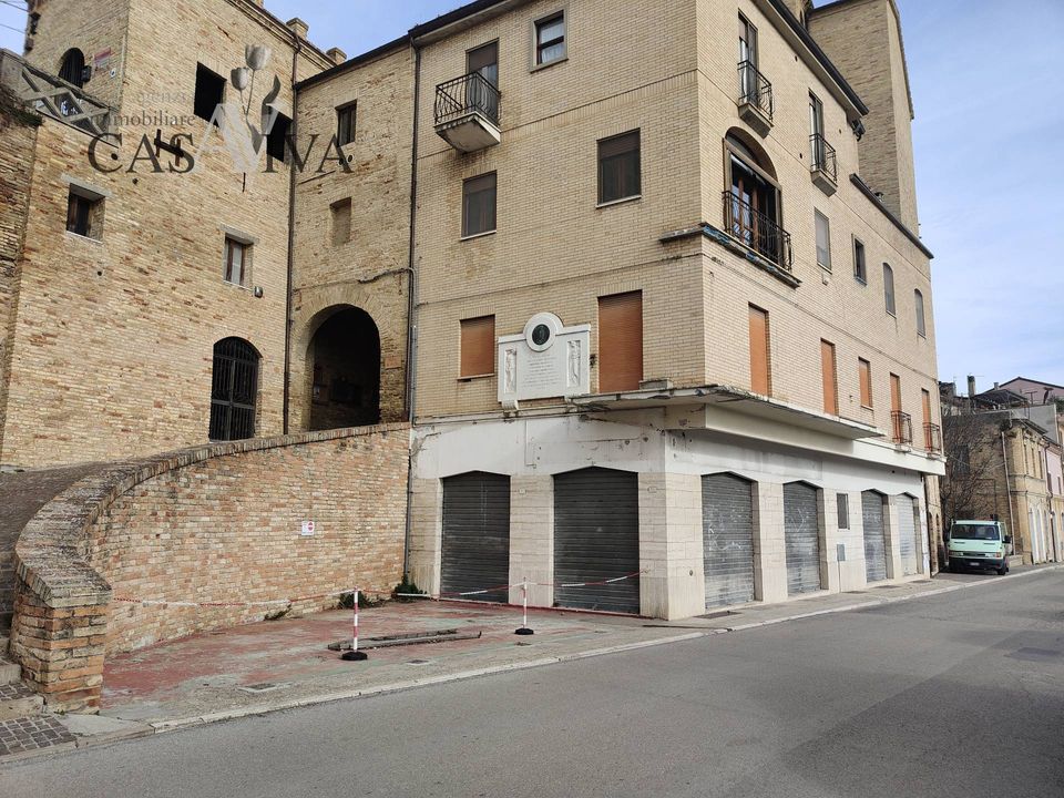 Erhvervsejendom i Acquaviva Picena, Ascoli Piceno - foto 1