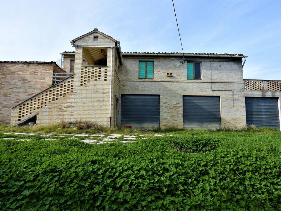 Landejendom i Fermo, Fermo - foto 1