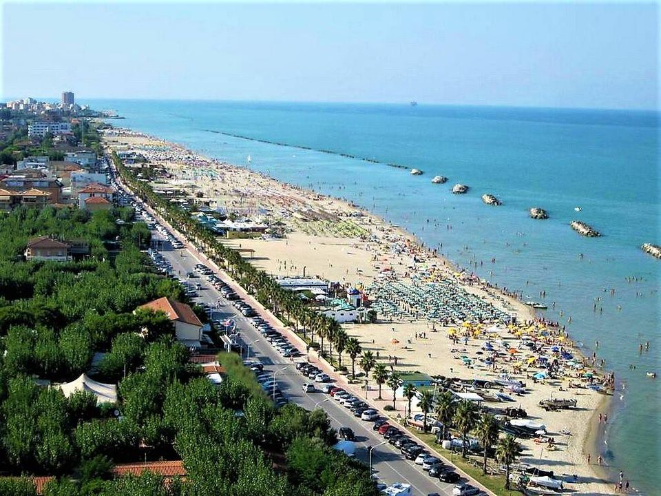 Erhvervsejendom i Porto San Giorgio, Fermo - foto 2