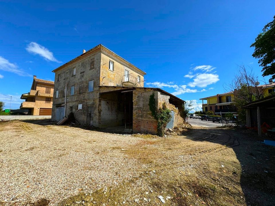 Landejendom i Montegranaro, Fermo - foto 1