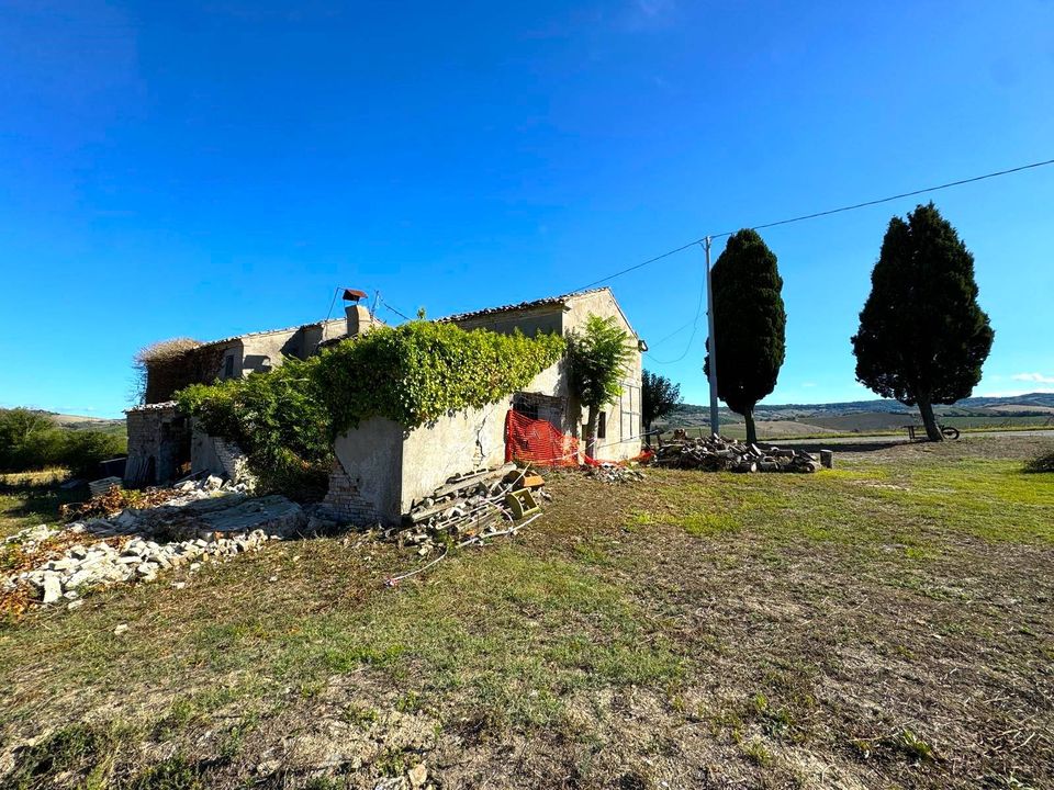Landejendom i Fermo, Fermo - foto 1
