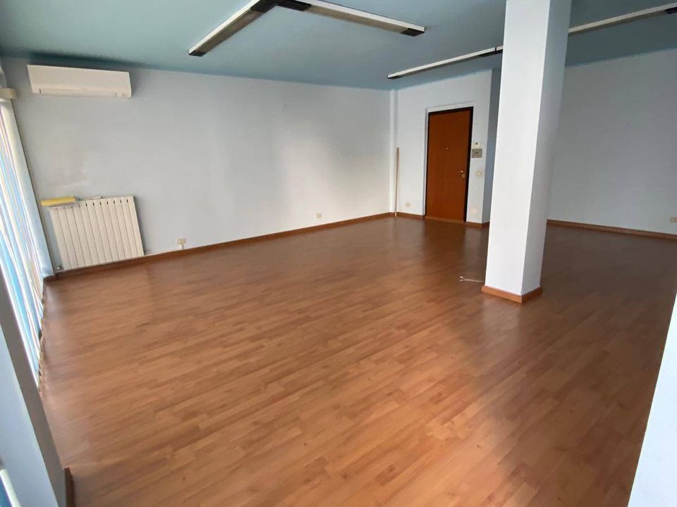 Erhvervsejendom i Fermo, Fermo - foto 1