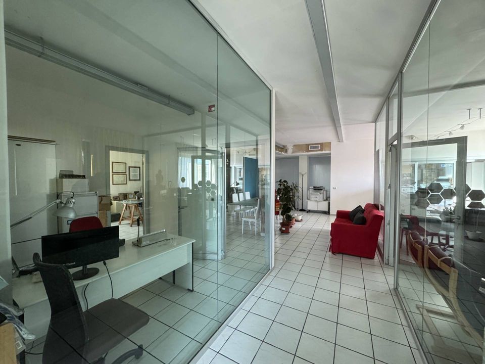 Propiedad comercial en Porto San Giorgio, Fermo - foto 5