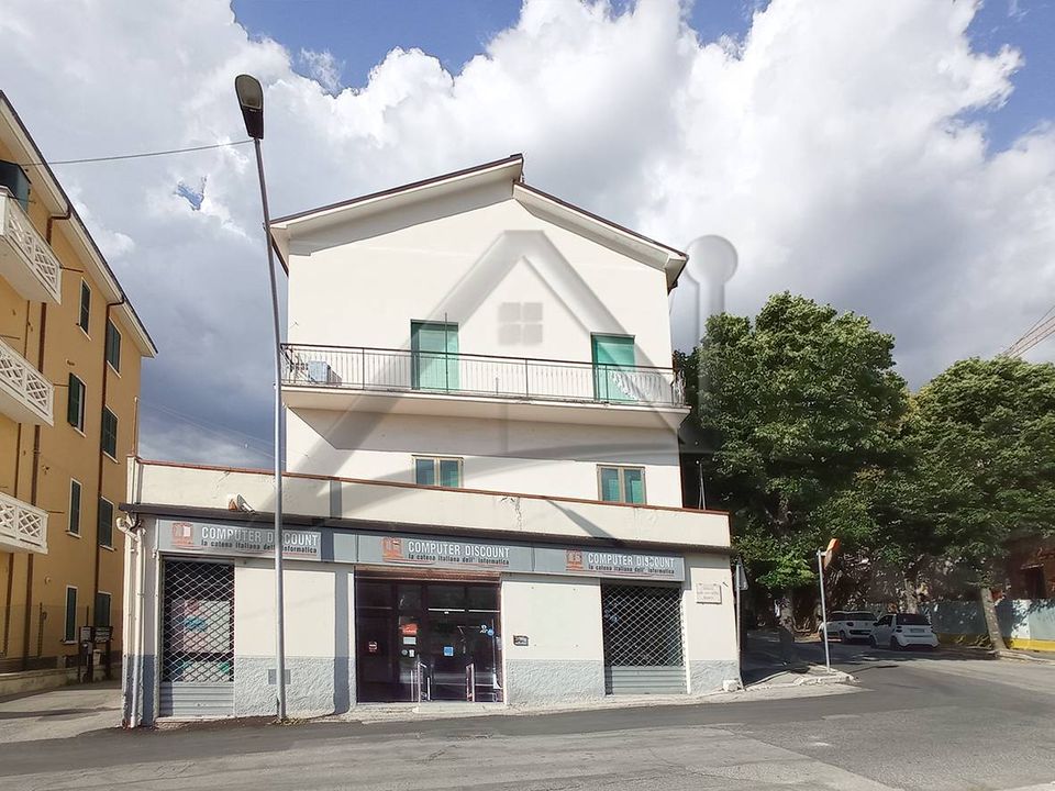 Erhvervsejendom i L'Aquila, L'Aquila - foto 1