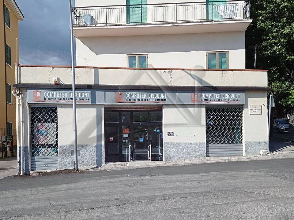 Erhvervsejendom i L'Aquila, L'Aquila - foto 2