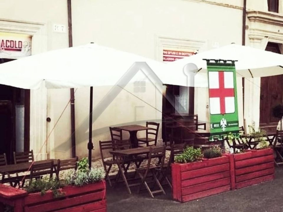 Erhvervsejendom i L'Aquila, L'Aquila - foto 1