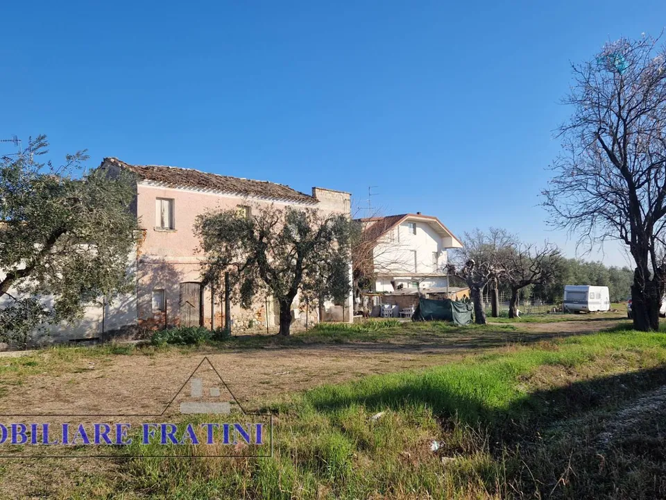 Landejendom i Sant'Egidio alla Vibrata, Teramo - foto 3