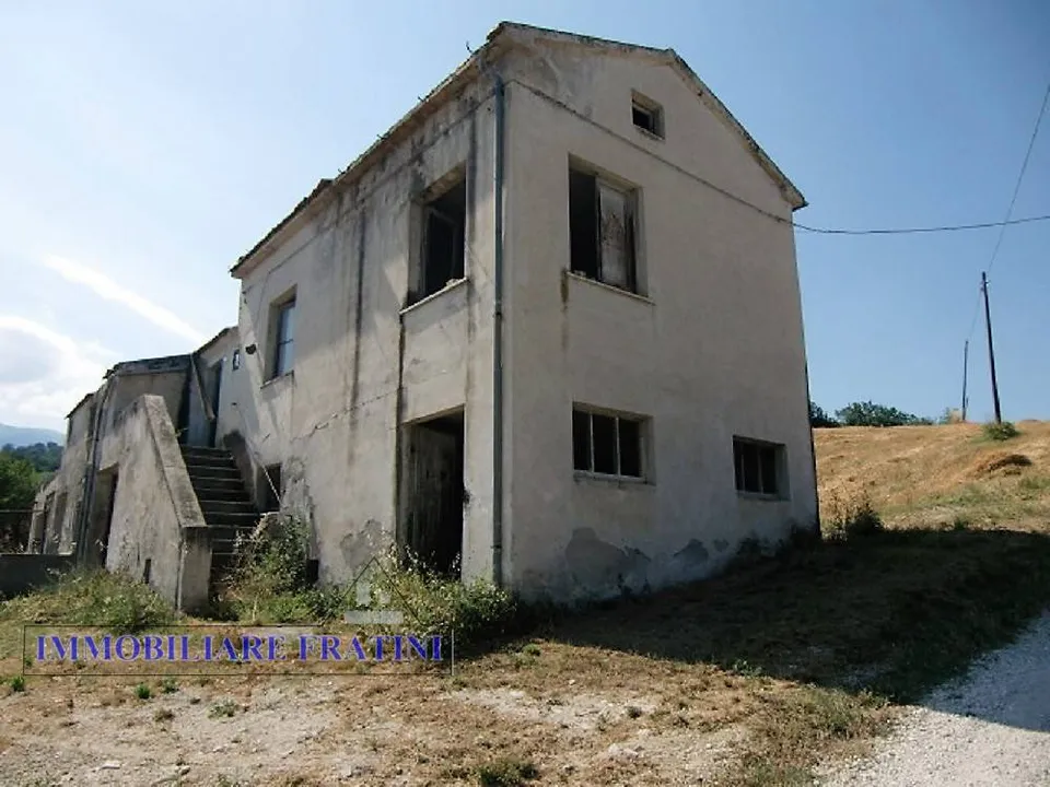 Landejendom i Civitella del Tronto, Teramo - foto 1