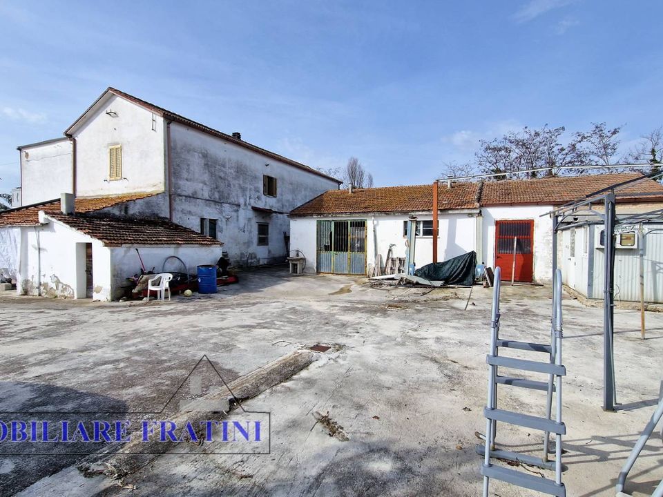 Villa i Sant'Egidio alla Vibrata, Teramo - foto 1
