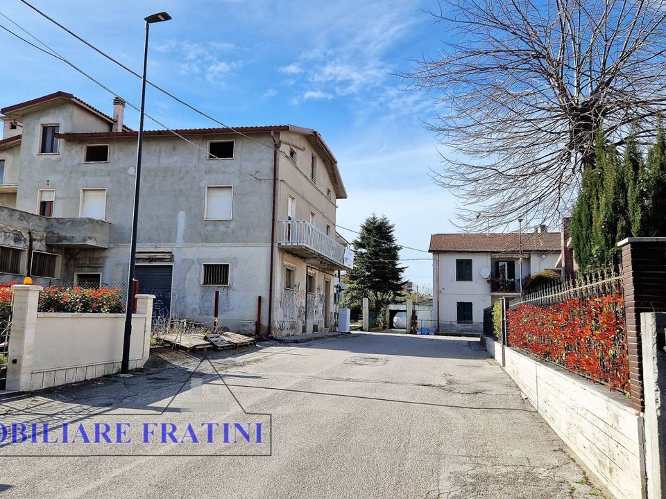 Erhvervsejendom i Sant'Egidio alla Vibrata, Teramo - foto 2