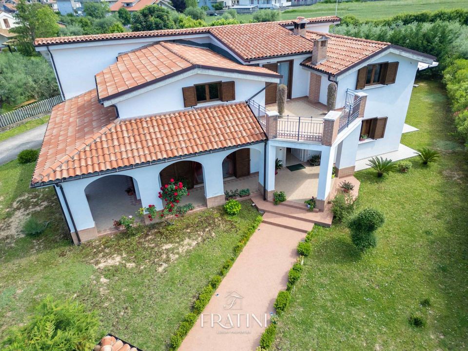 Villa i Sant'Egidio alla Vibrata, Teramo - foto 1