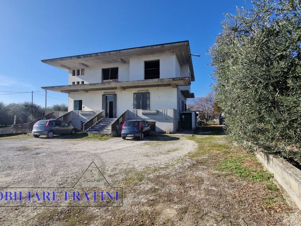 Erhvervsejendom i Sant'Egidio alla Vibrata, Teramo - foto 1