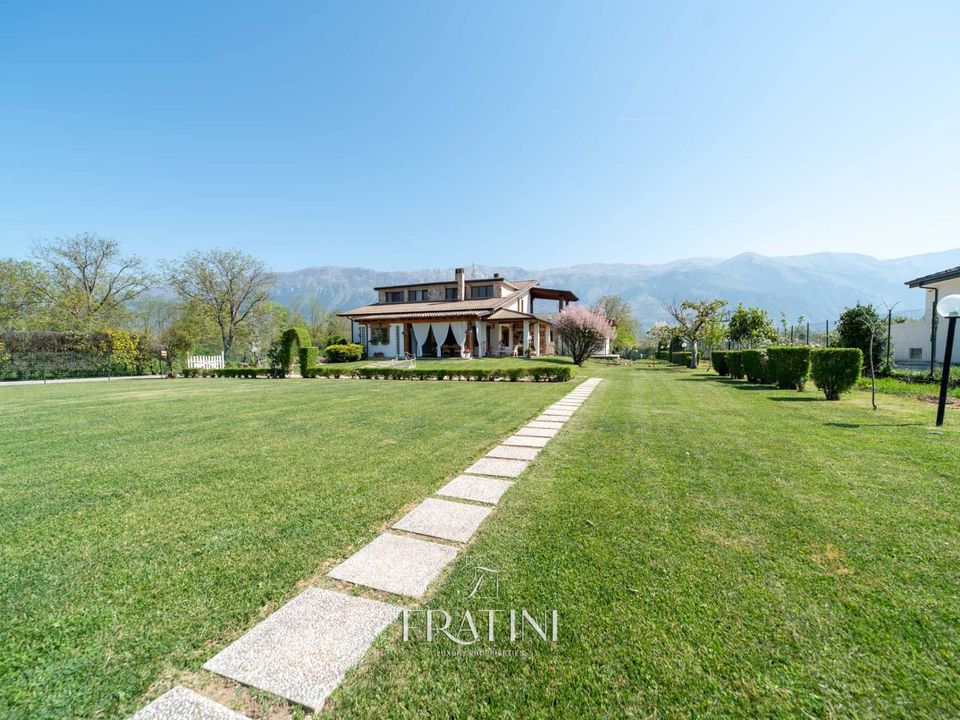 Villa i Pratola Peligna, L'Aquila - foto 1