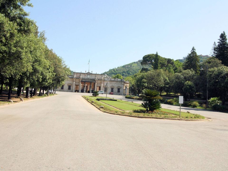 Erhvervsejendom i Montecatini Terme, Pistoia - foto 2