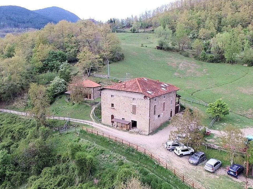 Landejendom i Pratovecchio Stia, Arezzo - foto 1