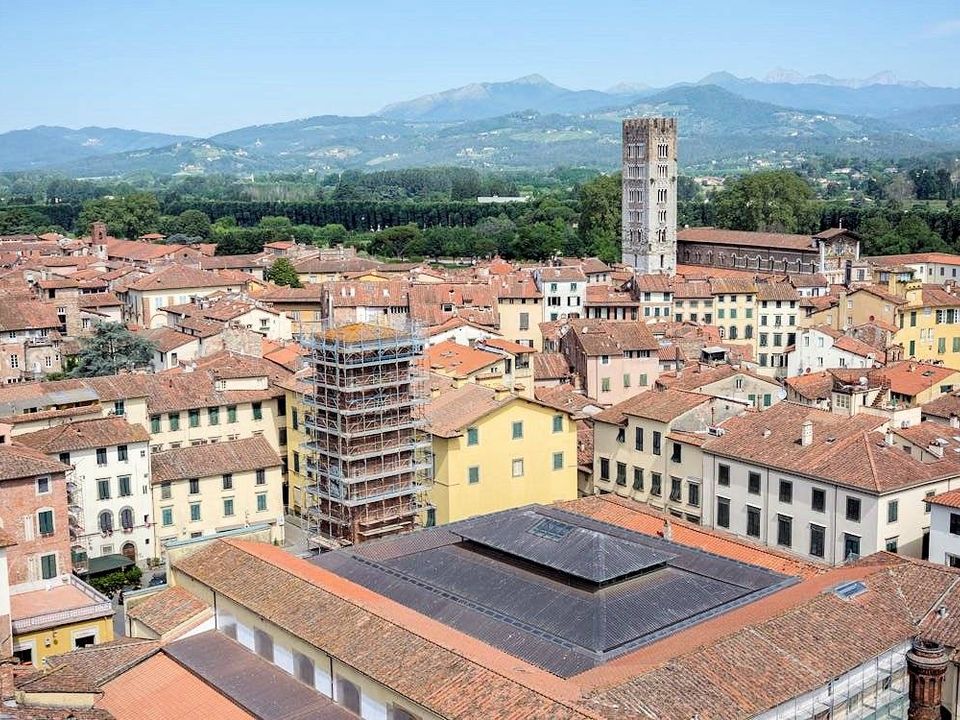 Commercial property in Lucca, Lucca - photo 2