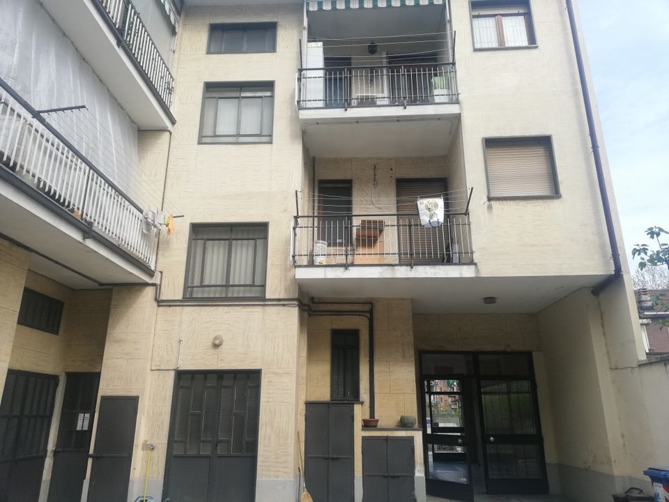 Parkeringsplass i Moncalieri, Turin - bilde 1