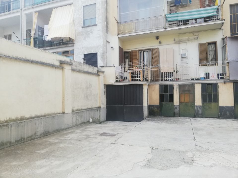 Parkeringsplass i Moncalieri, Turin - bilde 2