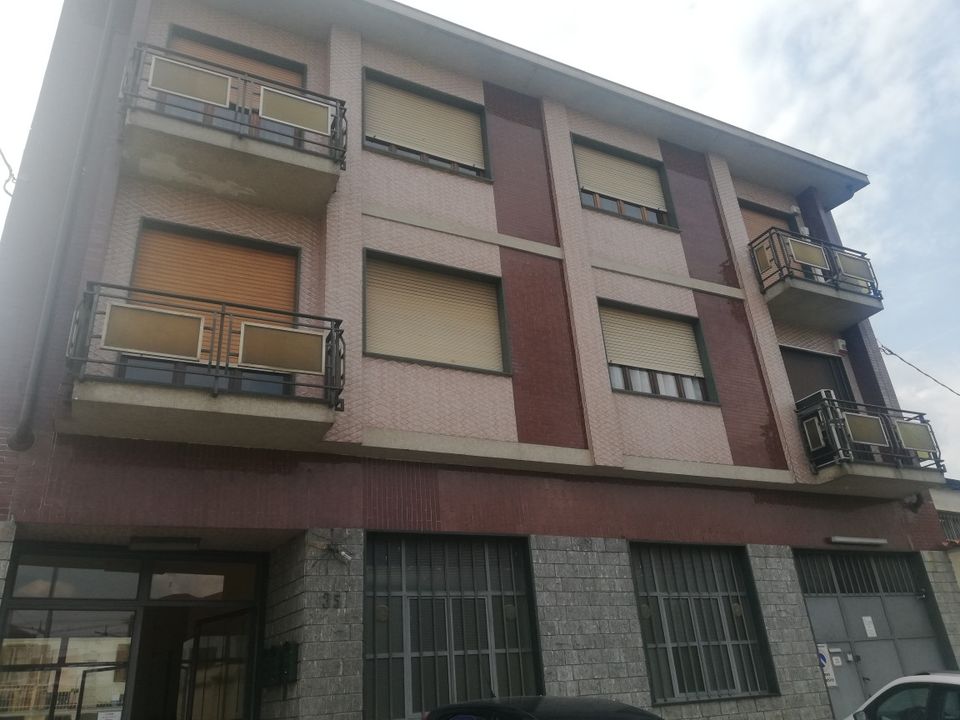Parkeringsplass i Moncalieri, Turin - bilde 3