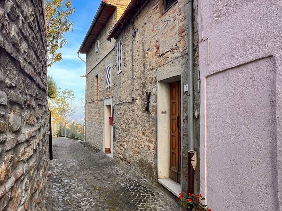 Country house in Penna San Giovanni, Macerata - photo 1