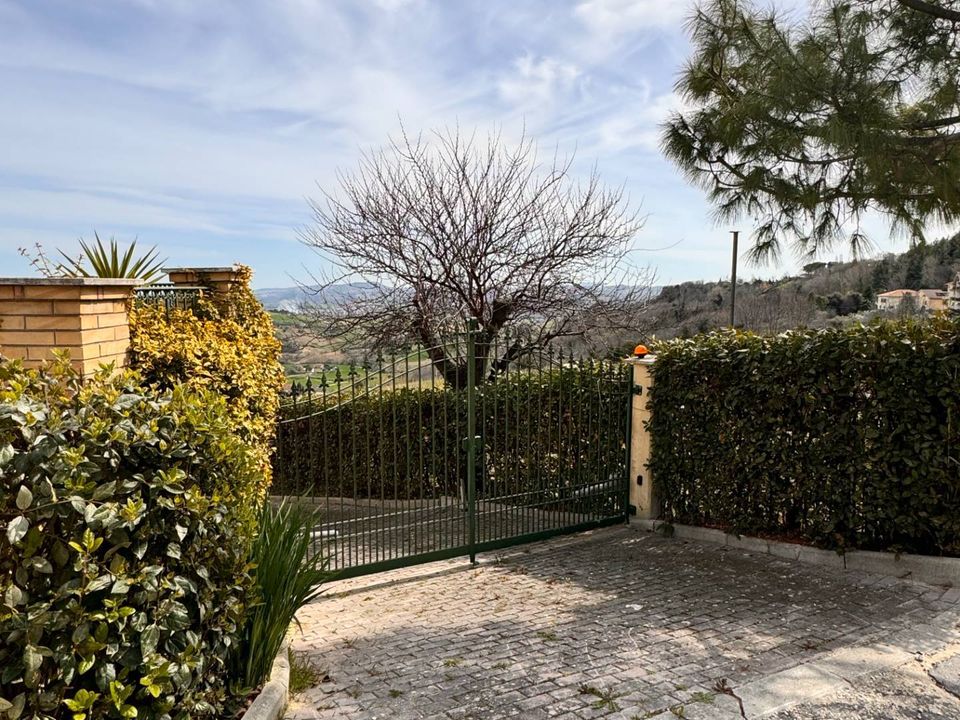 Villa i Montegiorgio, Fermo - foto 1