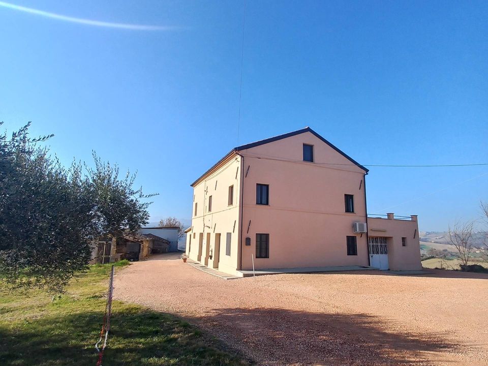 Villa a Montappone, Fermo - foto 1