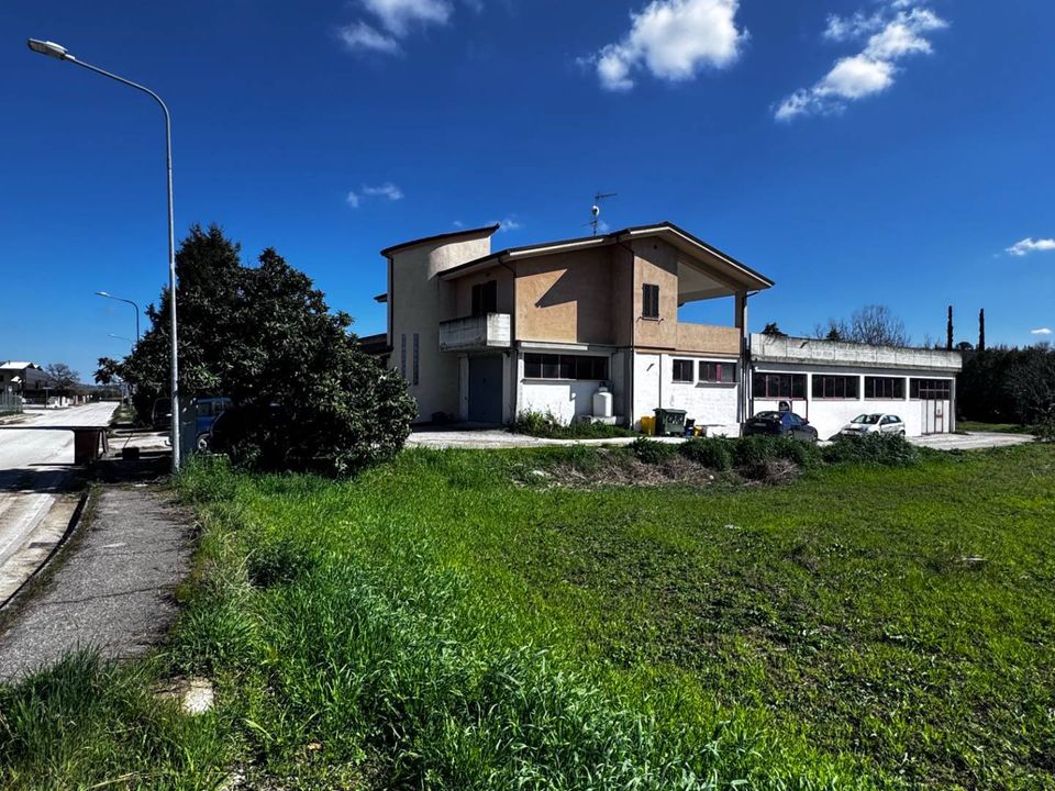 Villa i Montegiorgio, Fermo - foto 1