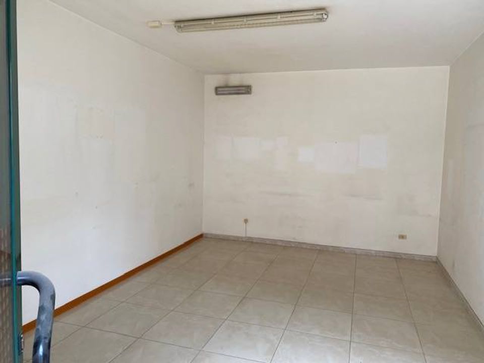 Erhvervsejendom i San Nicandro Garganico, Foggia - foto 3