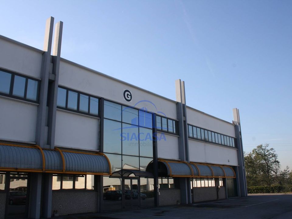 L'establiment comercial a Caponago, Monza and Brianza - foto 3