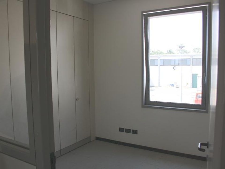 L'establiment comercial a Caponago, Monza and Brianza - foto 5