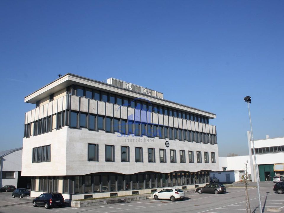 L'establiment comercial a Caponago, Monza and Brianza - foto 3