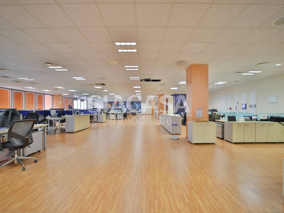 L'establiment comercial a Cernusco sul Naviglio, Milan - foto 5