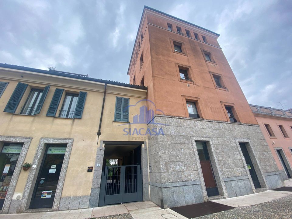 Erhvervsejendom i Cavenago di Brianza, Monza and Brianza - foto 1