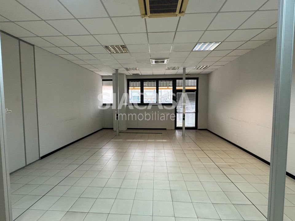 L'establiment comercial a Caponago, Monza and Brianza - foto 3