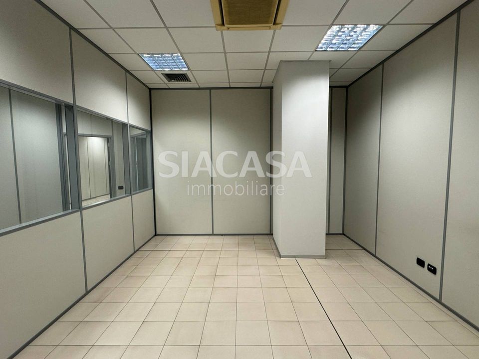 L'establiment comercial a Caponago, Monza and Brianza - foto 4