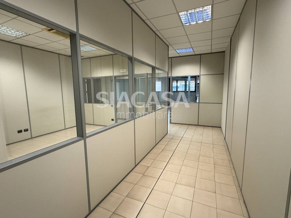 L'establiment comercial a Caponago, Monza and Brianza - foto 5