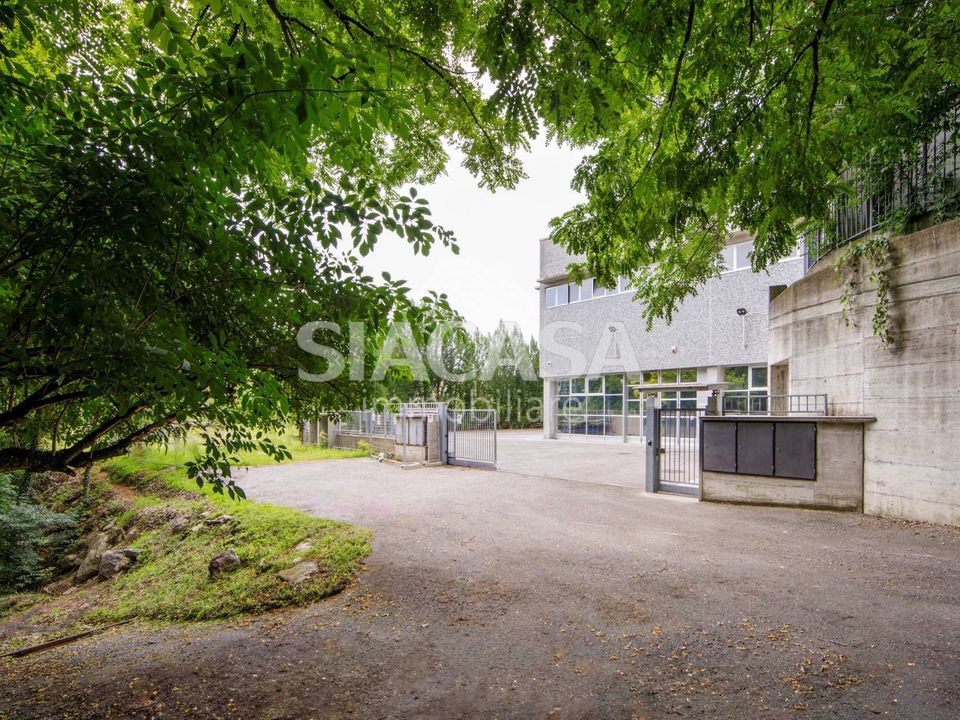 L'establiment comercial a Erba, Como - foto 3