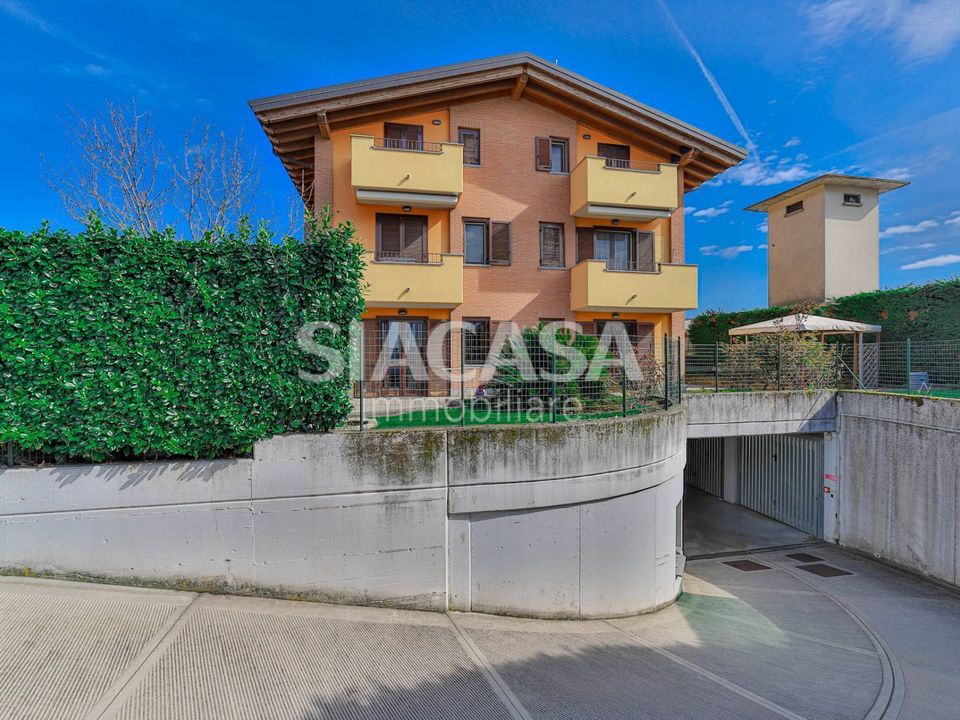 Parkeringsplads i Roncello, Monza and Brianza - foto 1