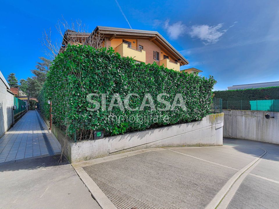 Parkeringsplads i Roncello, Monza and Brianza - foto 2