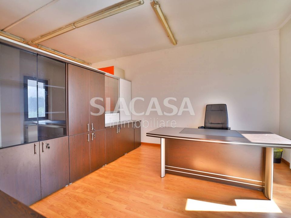 L'establiment comercial a Segrate, Milan - foto 4