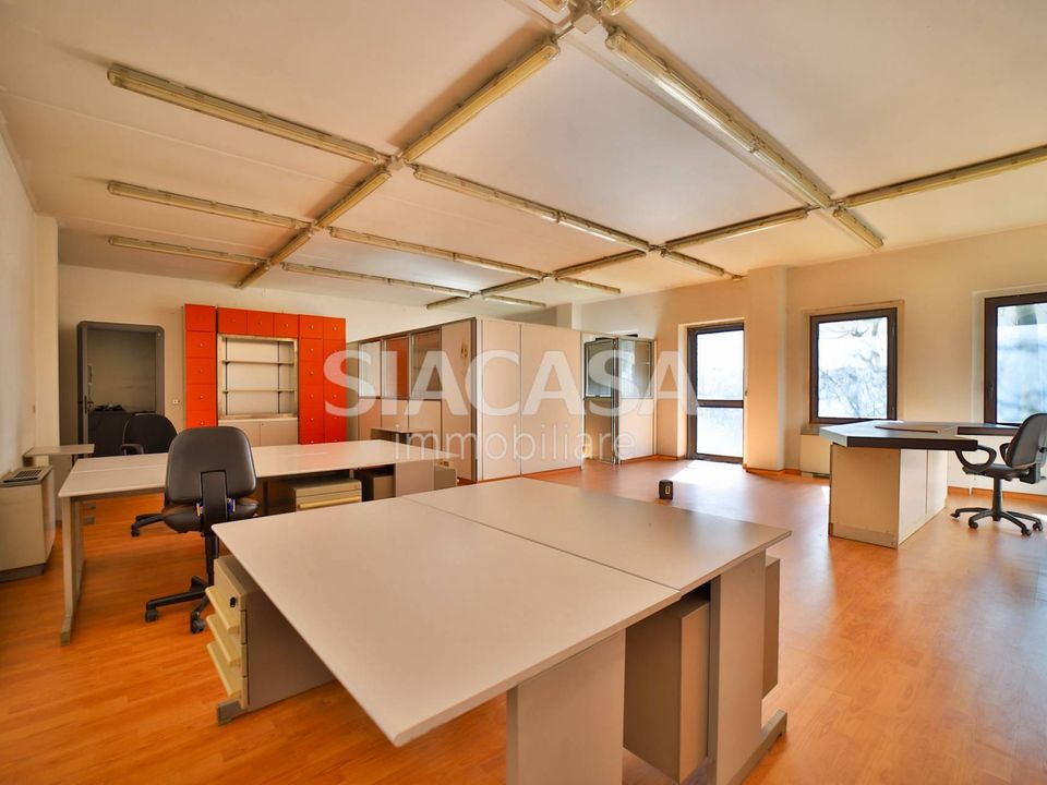 L'establiment comercial a Segrate, Milan - foto 5