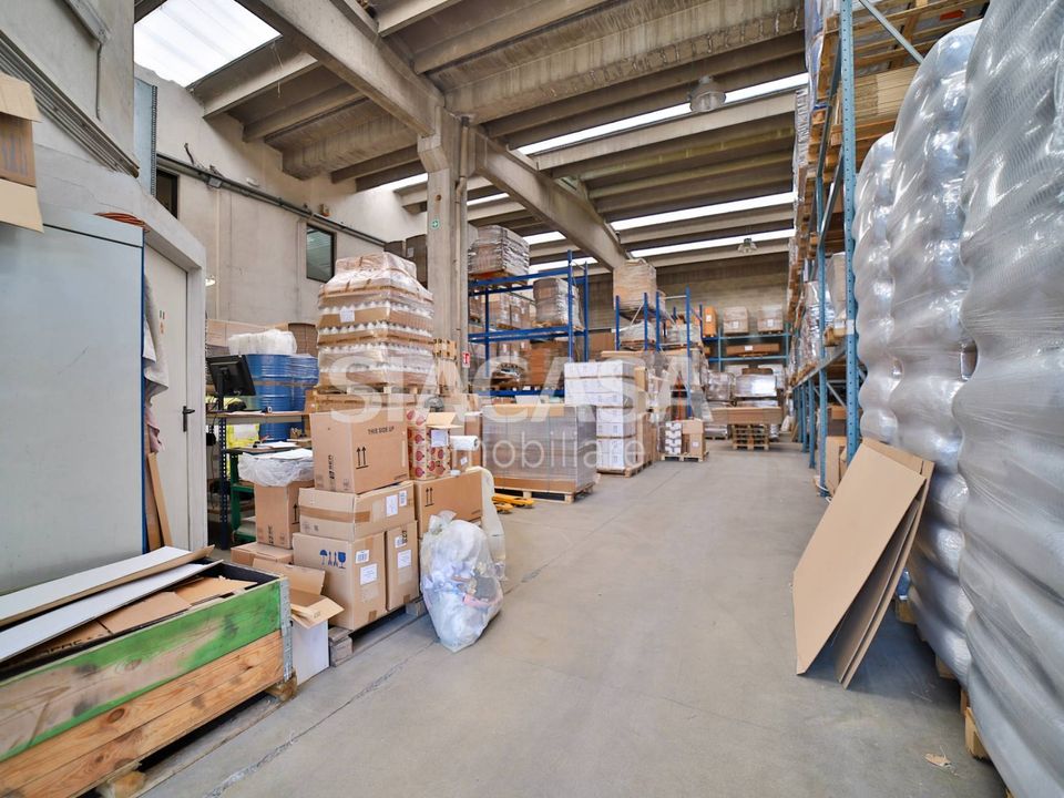 L'establiment comercial a Segrate, Milan - foto 1