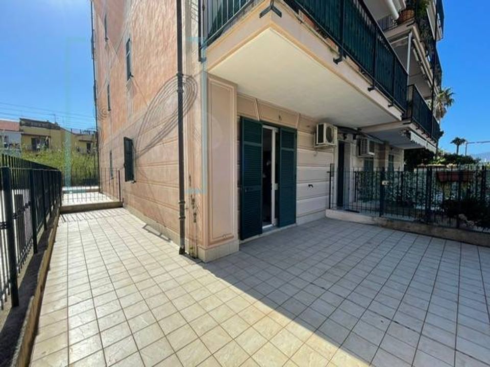 Erhvervsejendom i Ceriale, Savona - foto 1