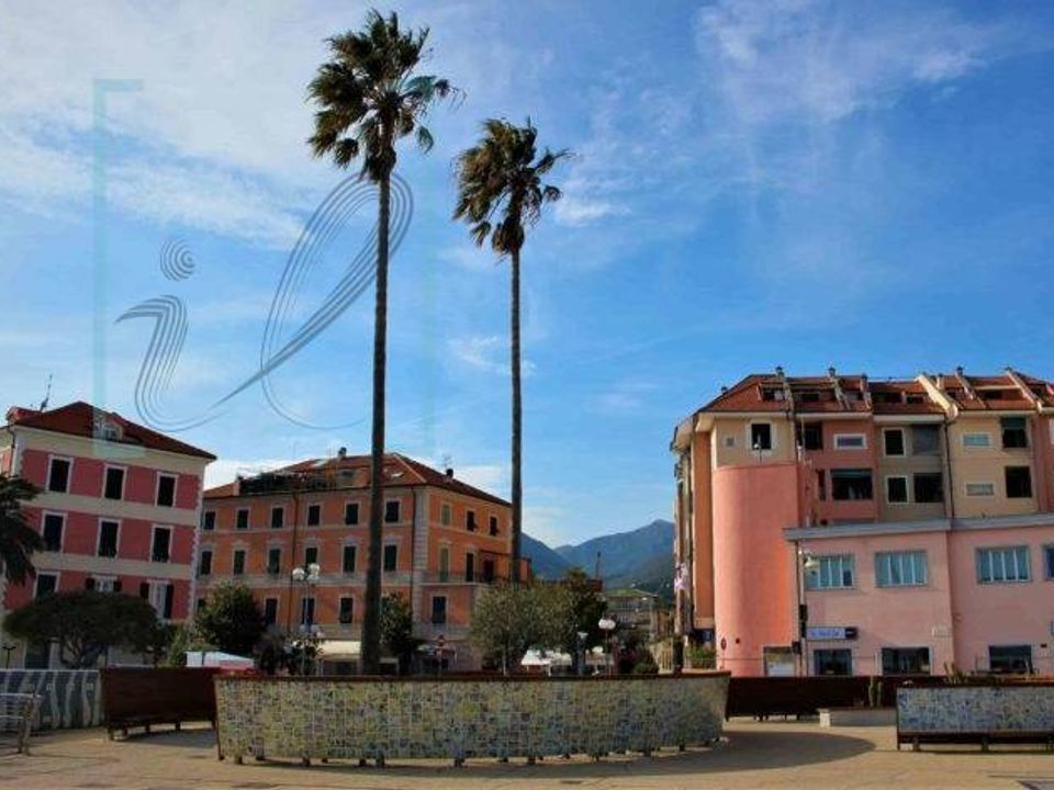 Erhvervsejendom i Ceriale, Savona - foto 4