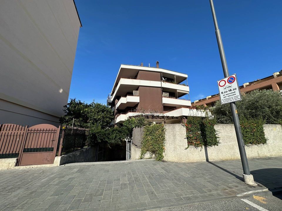 Parkeringsplads i Albenga, Savona - foto 2