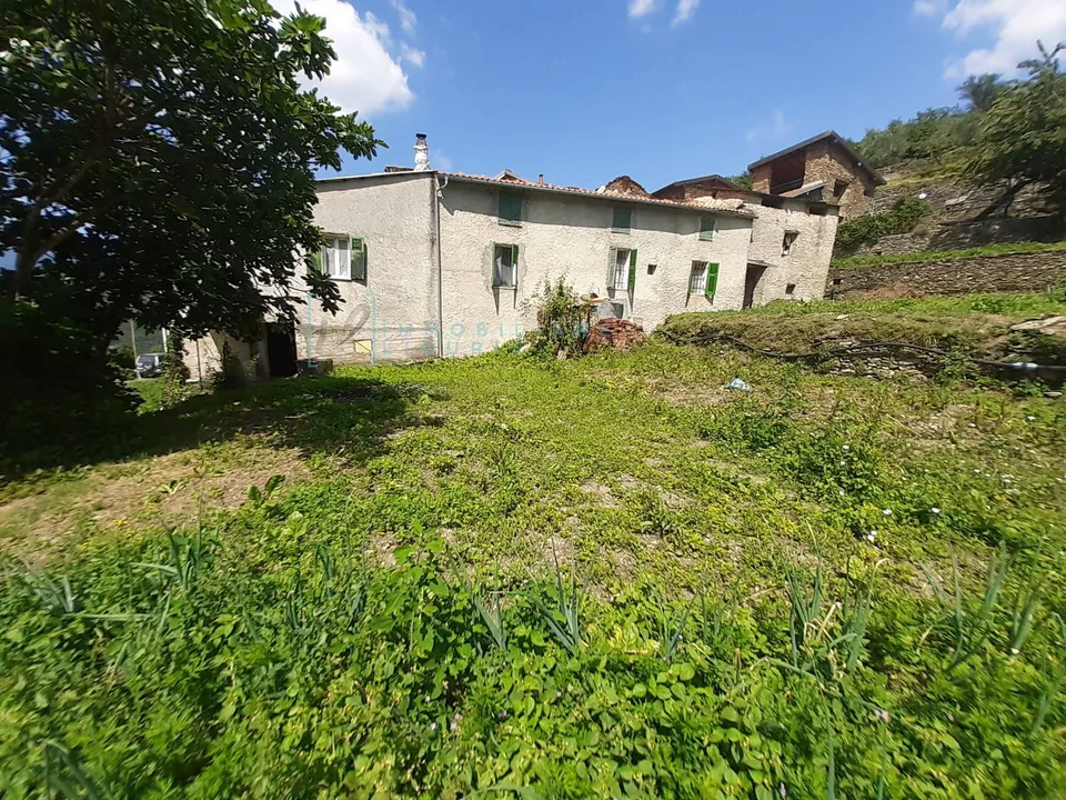 Landejendom i Pieve di Teco, Imperia - foto 1